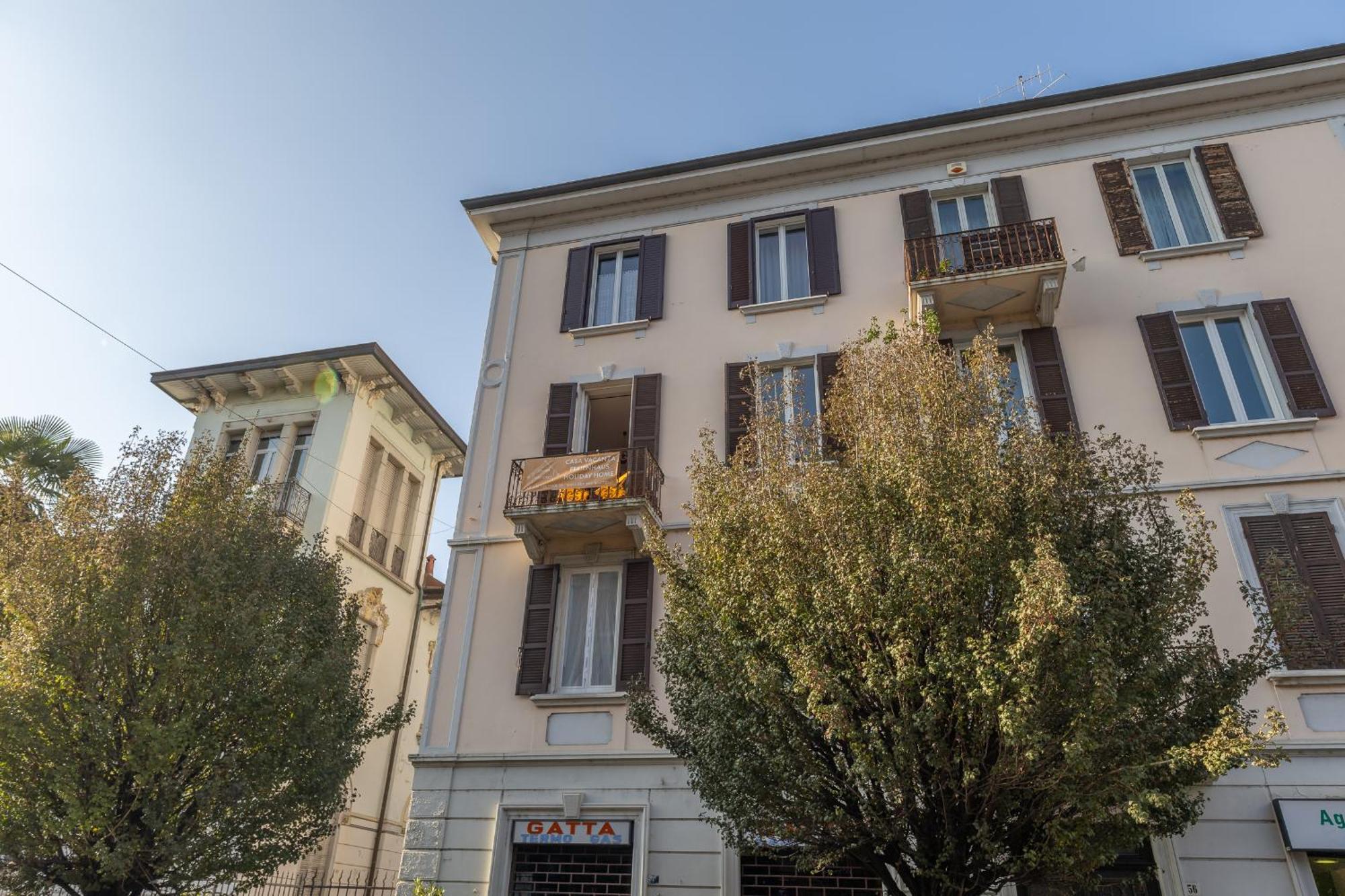 Casa Vacanza Dimora Vincenza Luino Εξωτερικό φωτογραφία